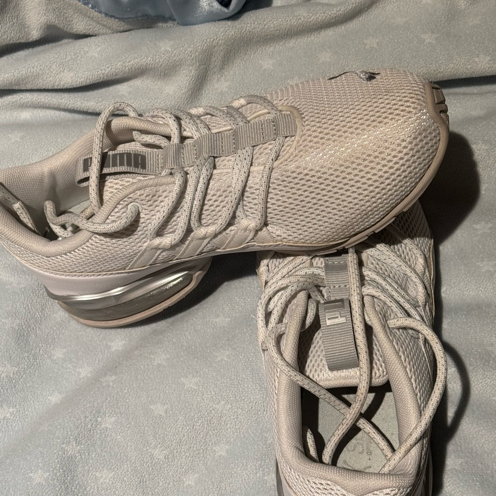 Puma Women's Athletic Shoes in Light Gray